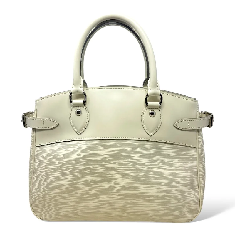 Epi Passy Ivory Leather Shoulder Handbag Luxury Designer By Louis Vuitton, Size: Medium